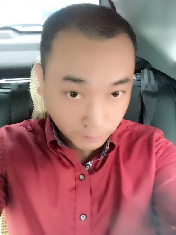 在一个路口等的第一张照片--政和交友网