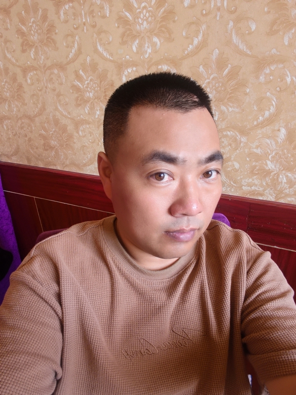擦亮眼睛向前看的第一张照片--政和交友网